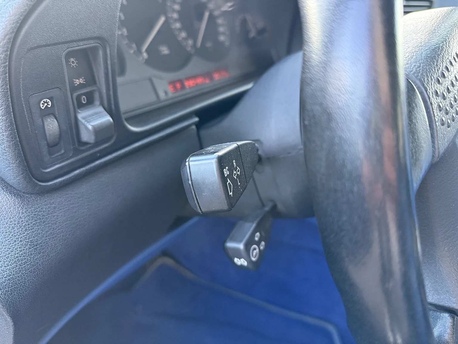 Interiörbild 1992 BMW 850iA - No Reserve (58)