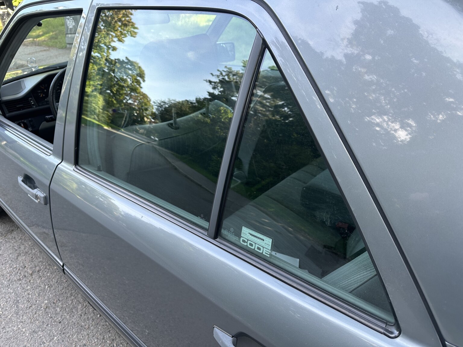Exteriörbild på 1989 Mercedes-Benz 230E