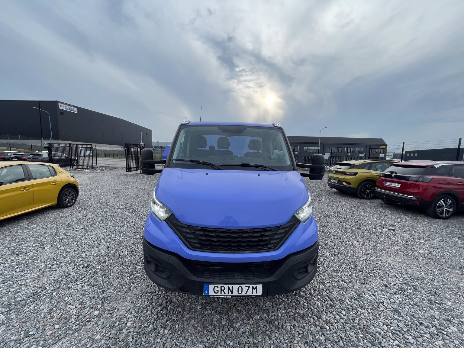 Aussenfoto 2022 Iveco Daily 70-180 Chassi Cab Fordonstransport