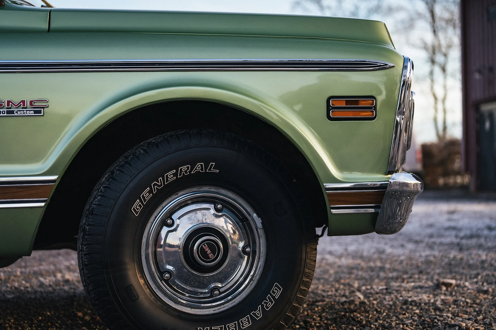 Aussenfoto 1970 GMC 1500 Custom Sierra Grande – NO RESERVE (28)