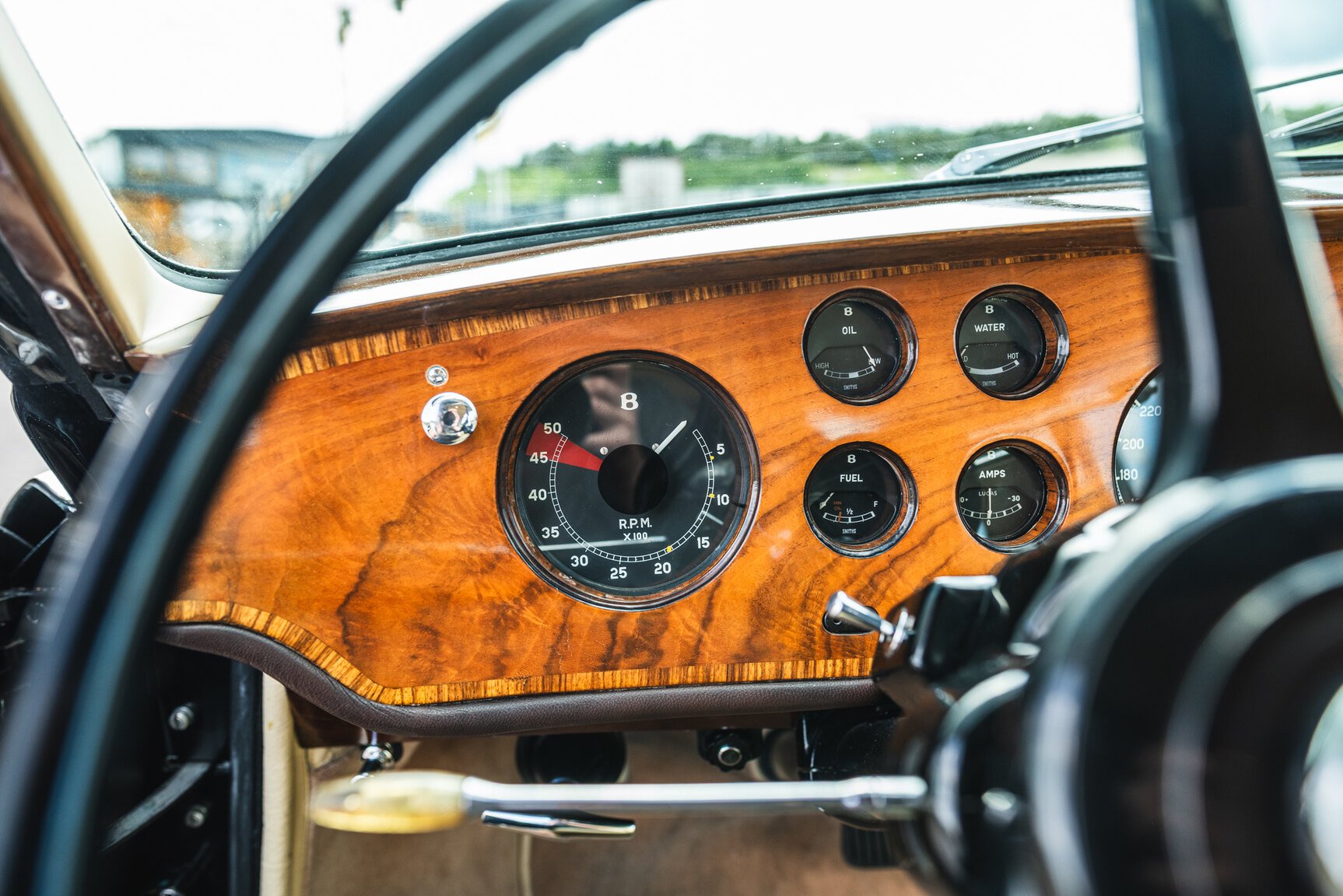 Interior image of 1960 Bentley S2 Continental 