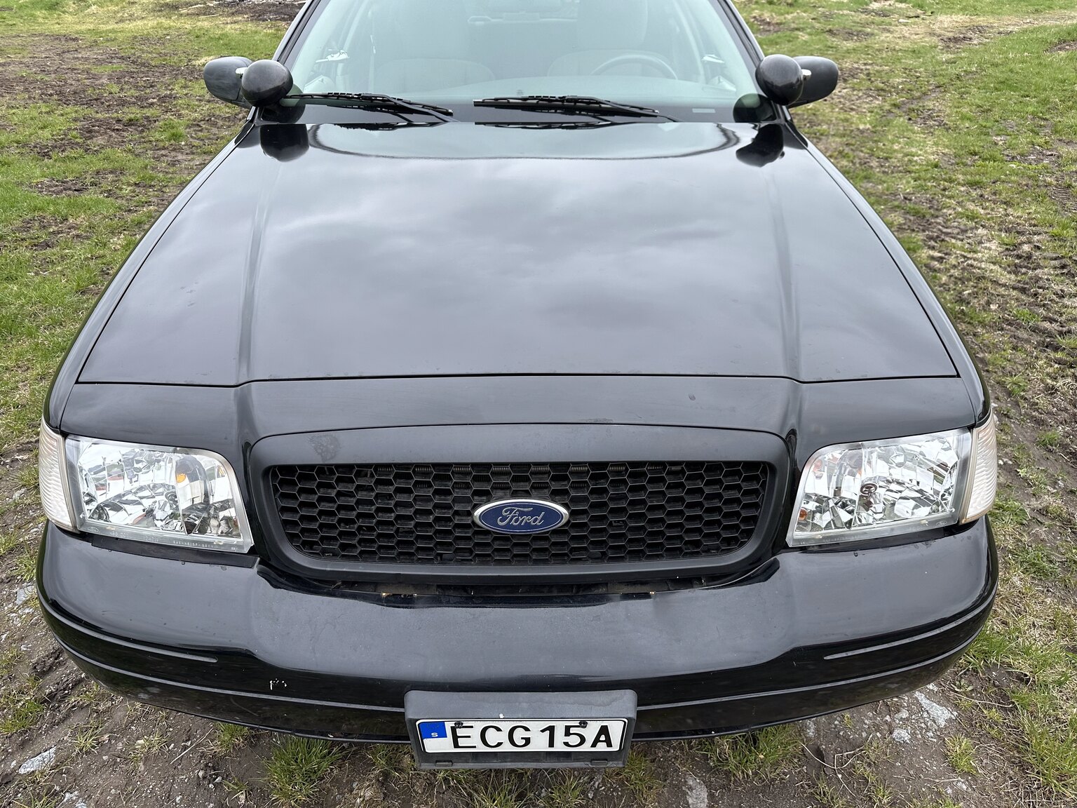 Exterior image of 2011 Ford Crown Victoria Police Interceptor