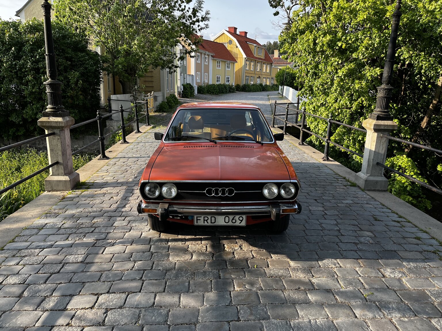 Exterior image of 1976 Audi 80 GL B1  (27)