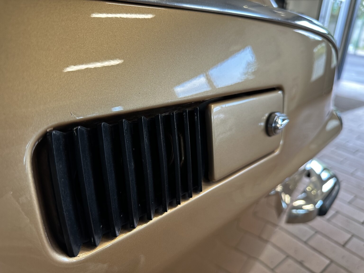 Exterior image of 1973 Volvo 1800 ES (67)