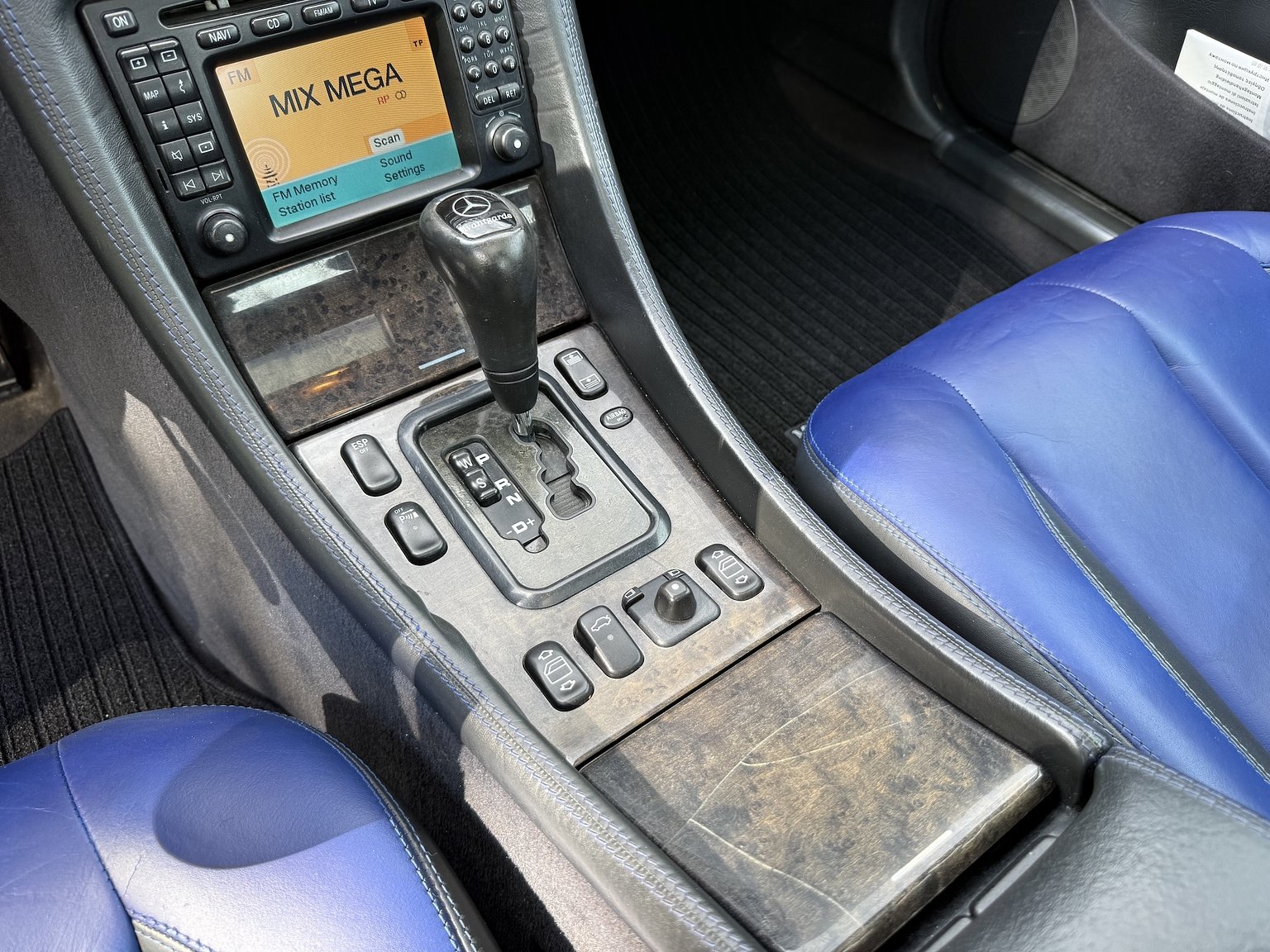 Interior image of 2000 Mercedes-Benz CLK 55 AMG Coupé