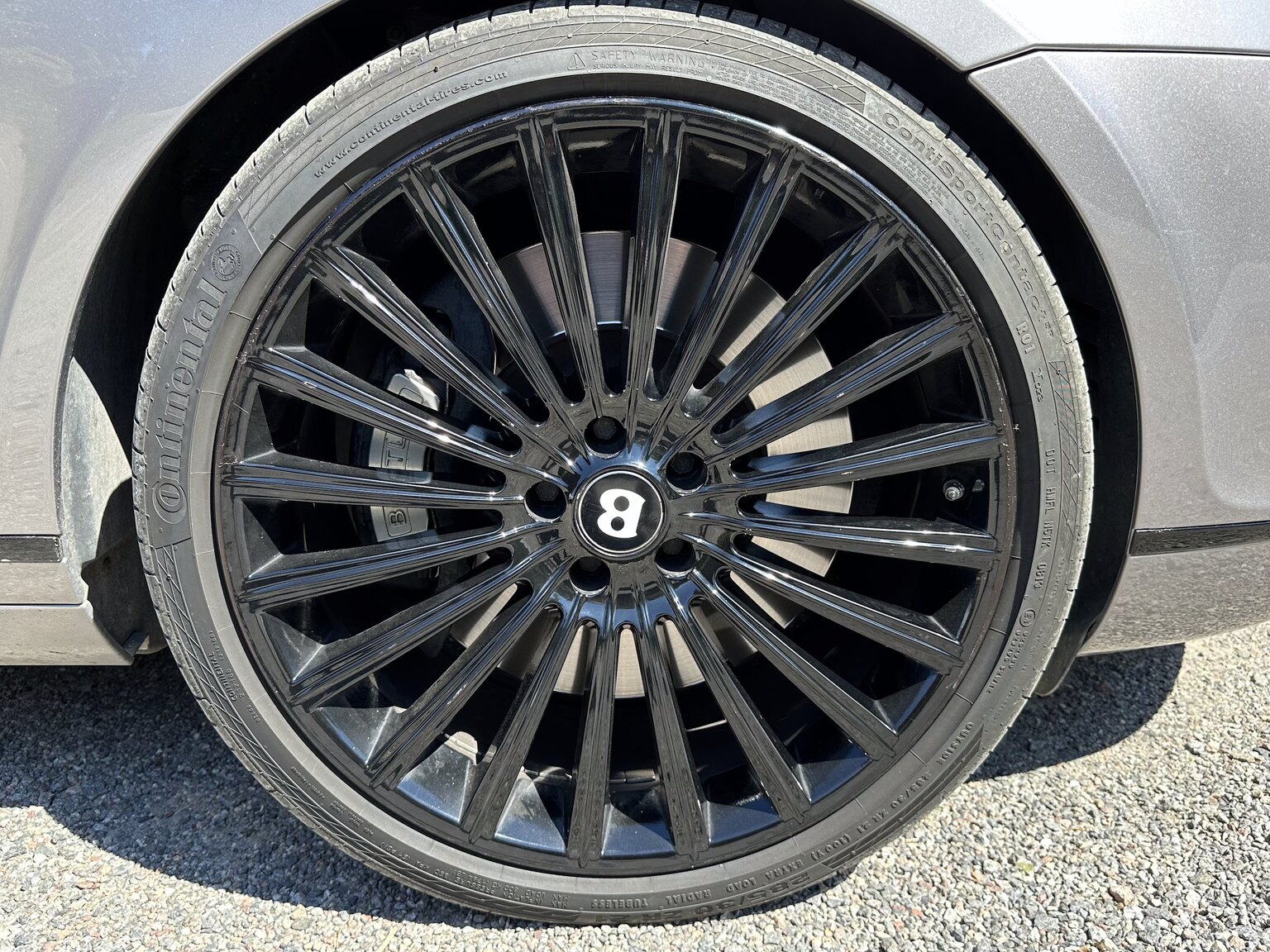 Exteriörbild på 2005 Bentley Continental GT