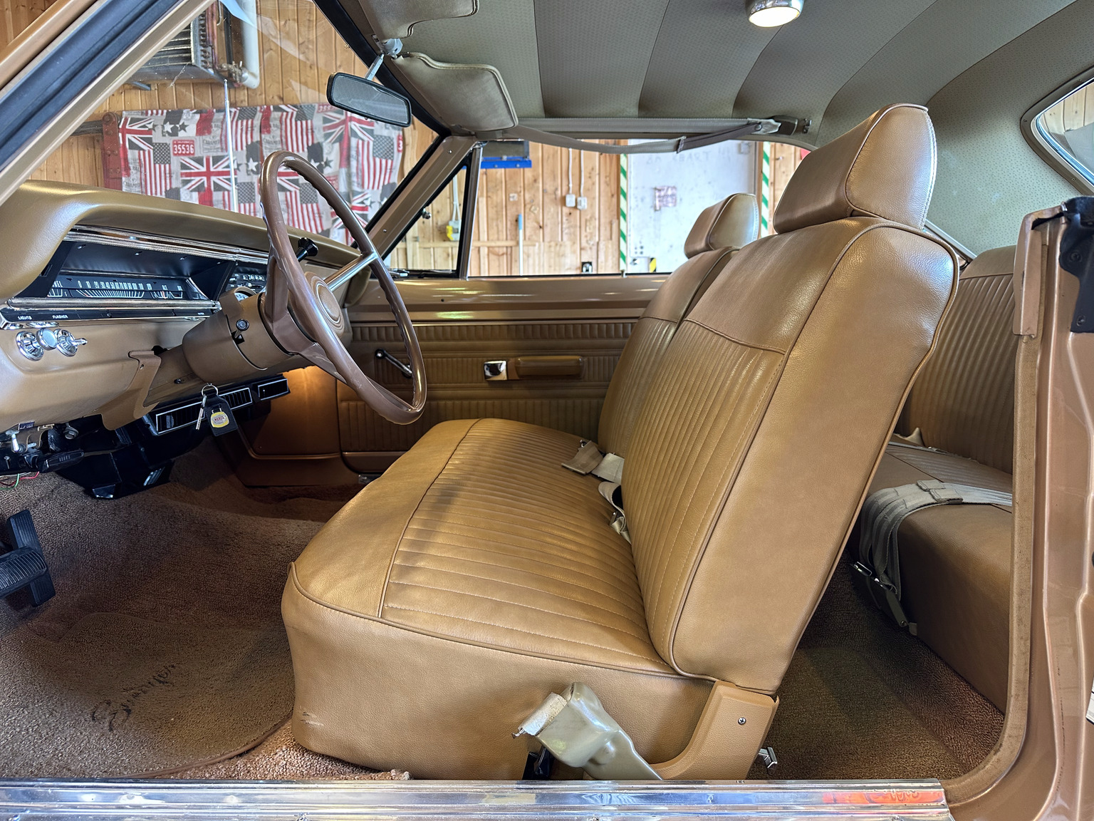 Interiörbild 1969 Dodge Dart Swinger 340