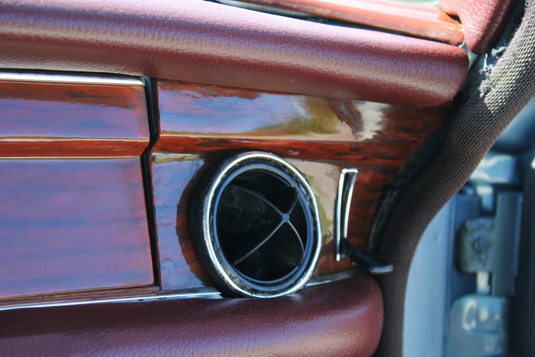 Innenraumfoto von 1972 Mercedes-Benz 300 SEL 3.5