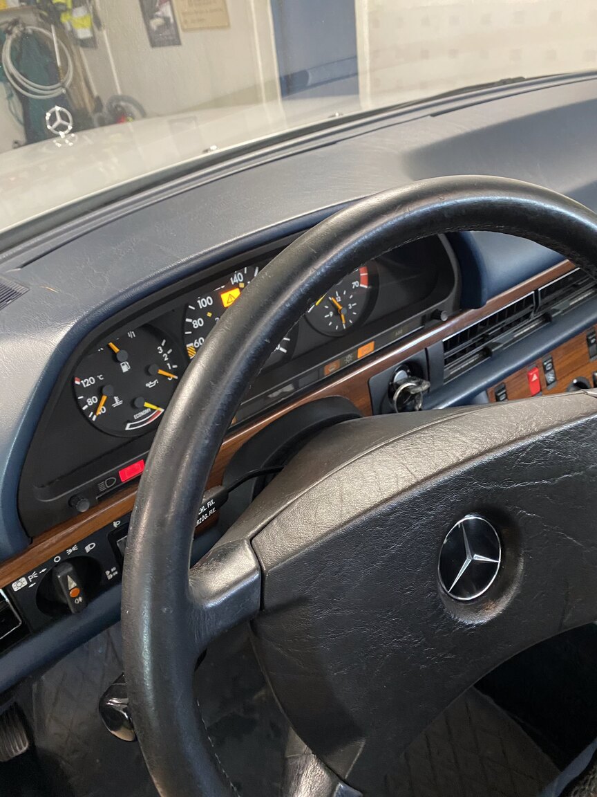 Interiörbild 1988 Mercedes-Benz 300 SE