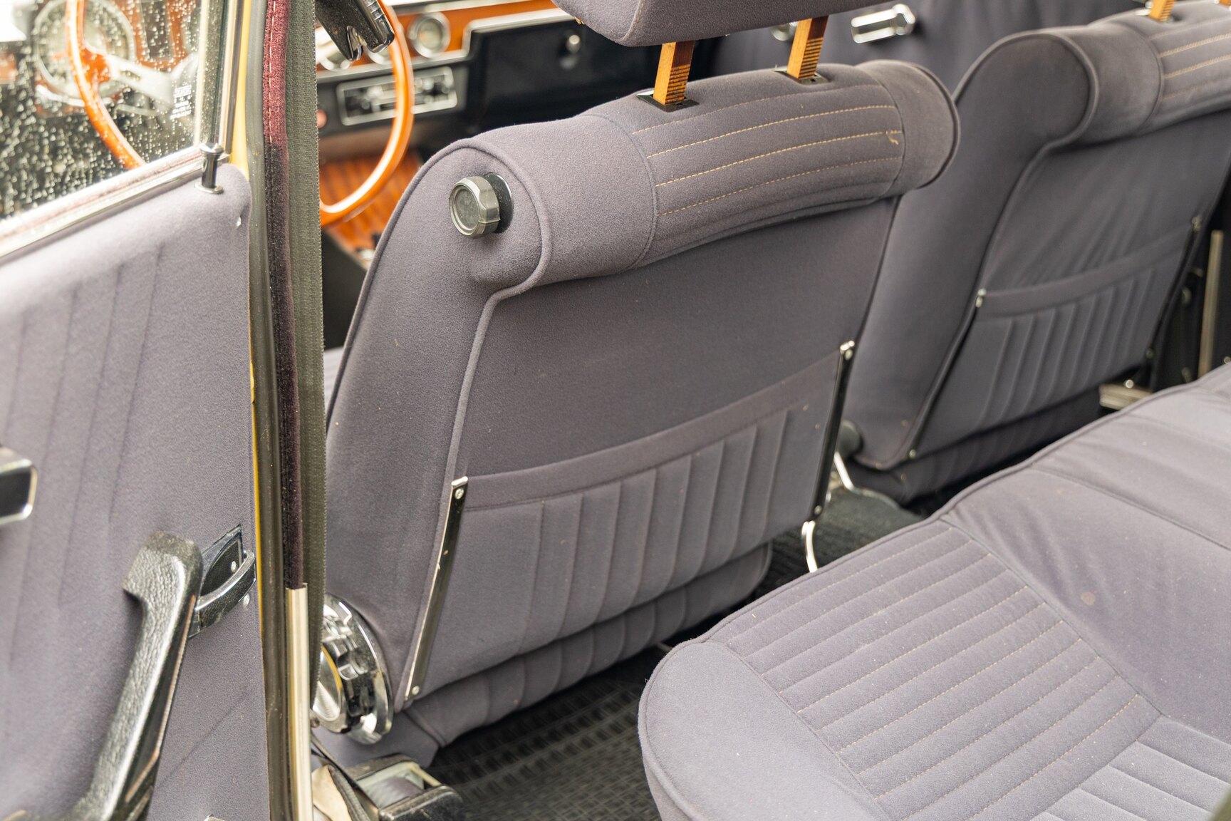 Interior image of 1974 Alfa Romeo Berlina 2000