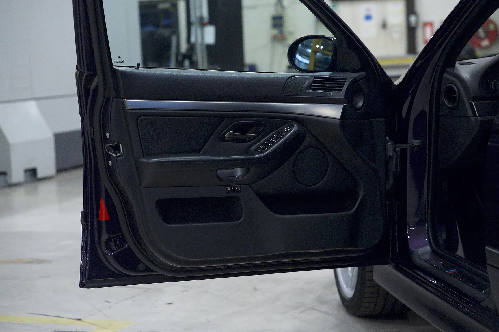 Interiörbild 2002 BMW M5 E39 (4)