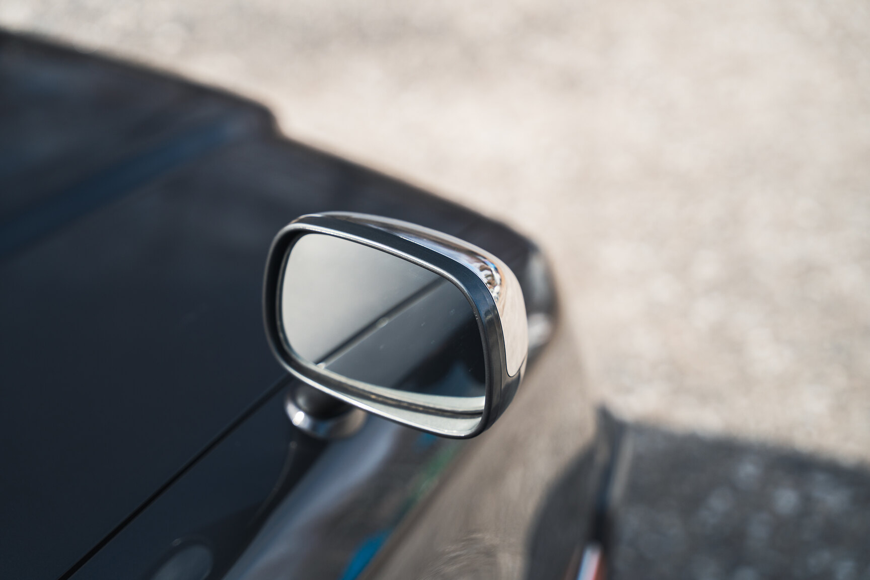 Exterior image of 2000 Toyota Century