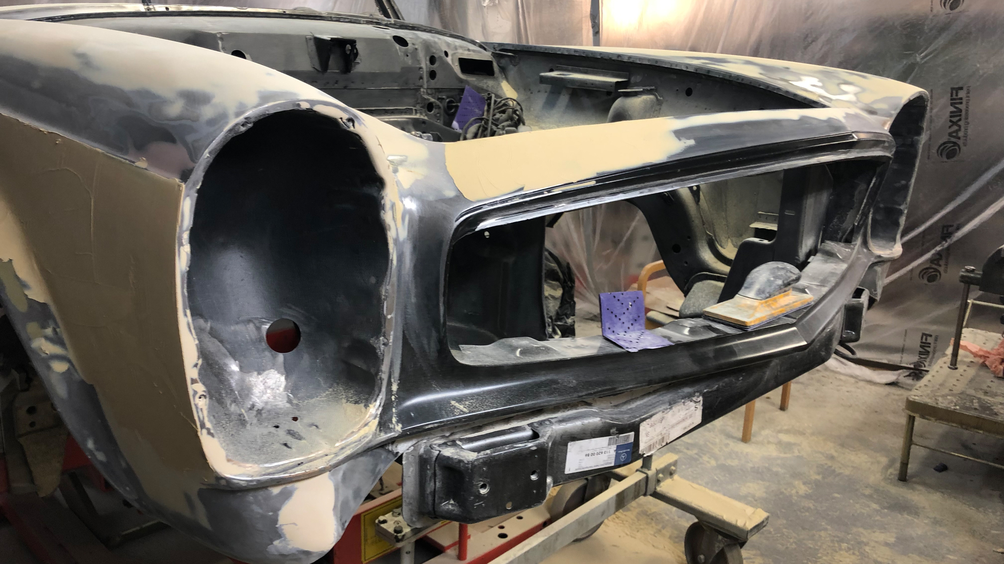 Exterior image of 1970 Mercedes 280 SL Pagoda (104)