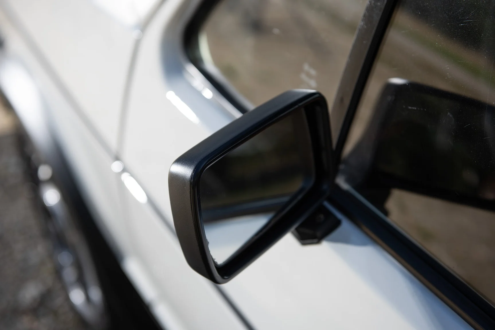 Exteriörbild på 1984 Volkswagen Golf GTI "Special" (30)