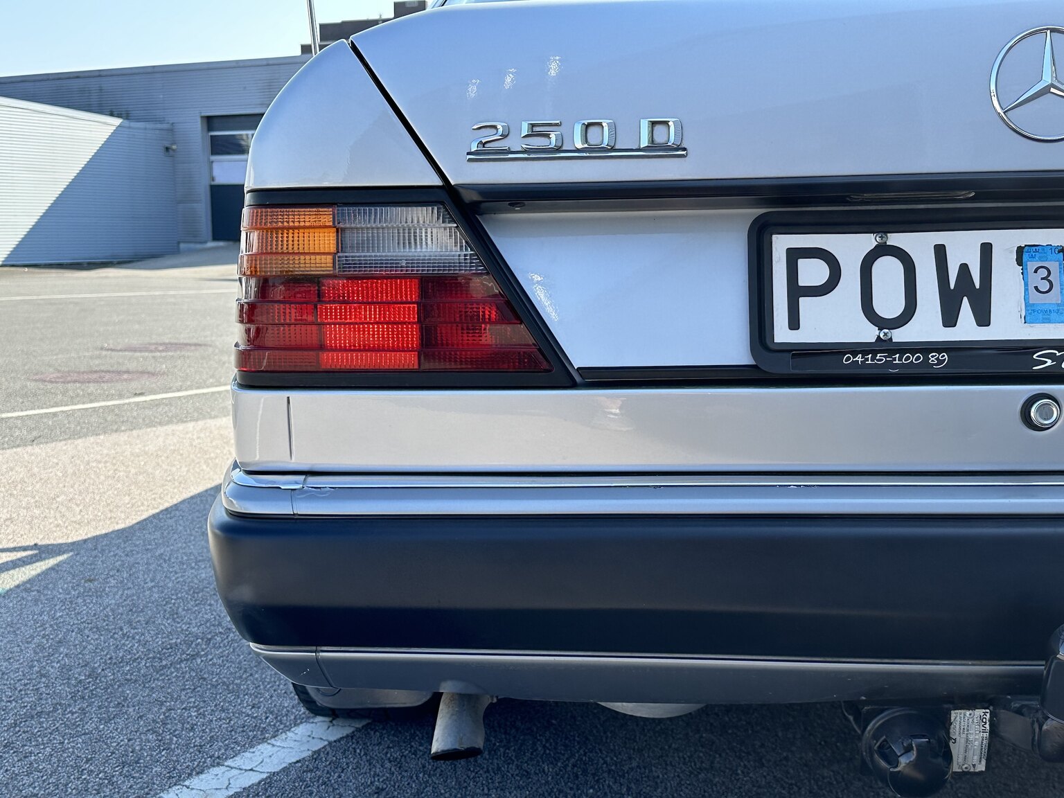 Exterior image of 1992 Mercedes-Benz 250D