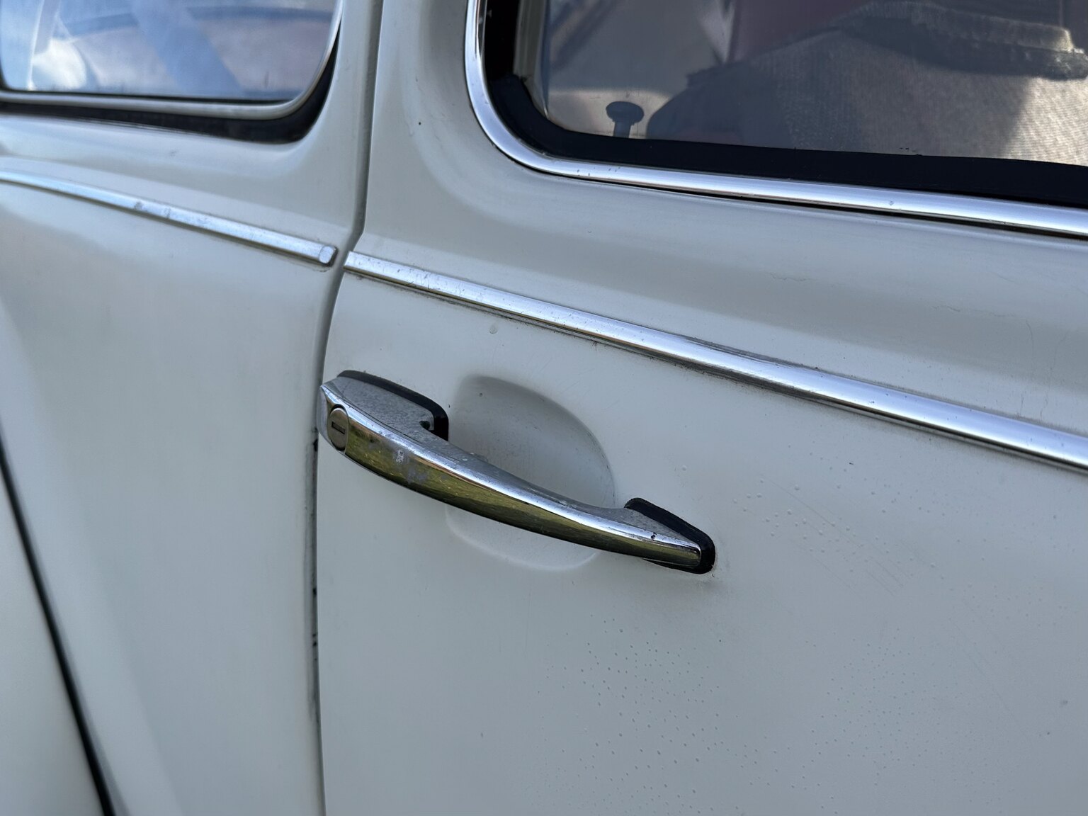 Exterior image of 1971 Volkswagen Beetle 1302 S