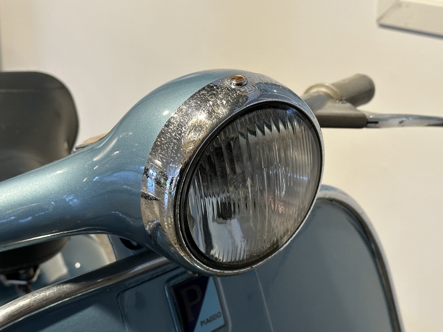 Exteriörbild på 1959 Vespa Piaggio 150cc Widebody