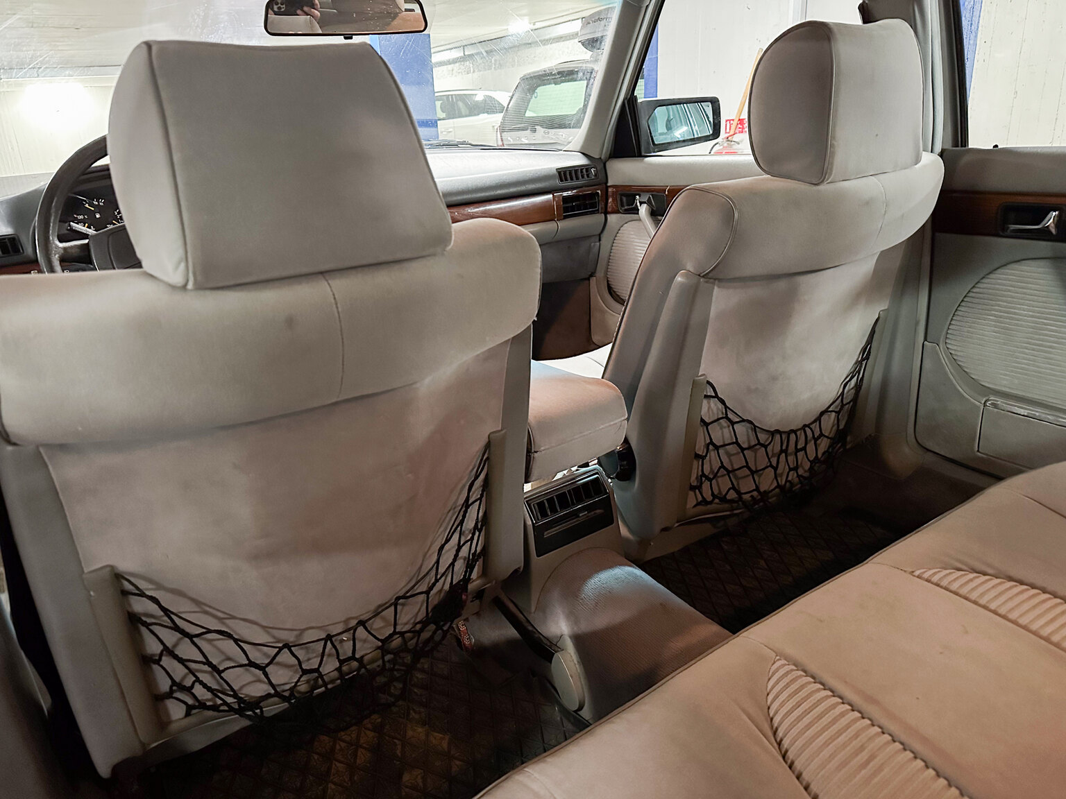 Innenraumfoto von 1985 Mercedes-Benz 500 SEL