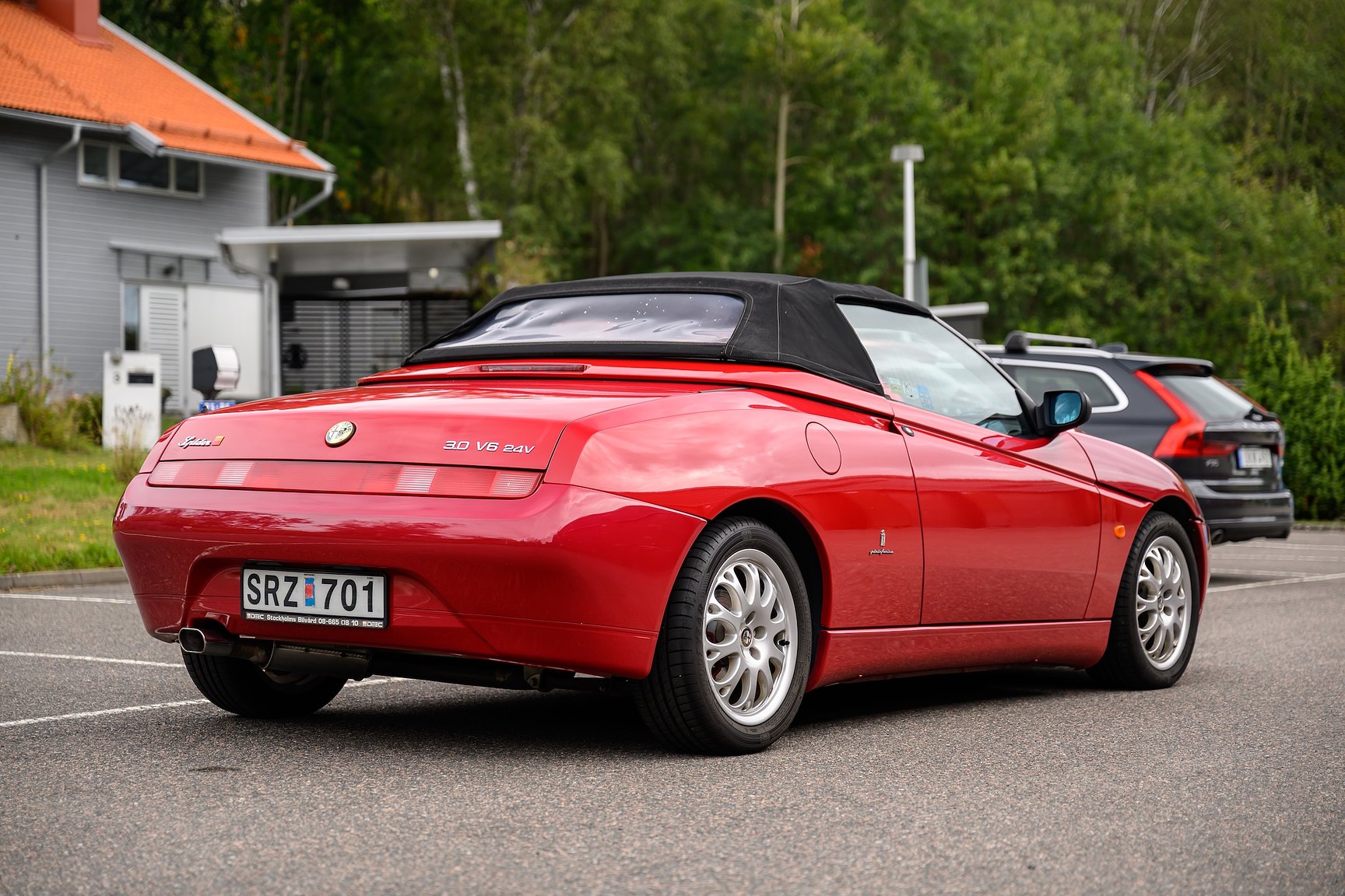 Exterior image of 2001 Alfa Romeo Spider 3.0 V6
