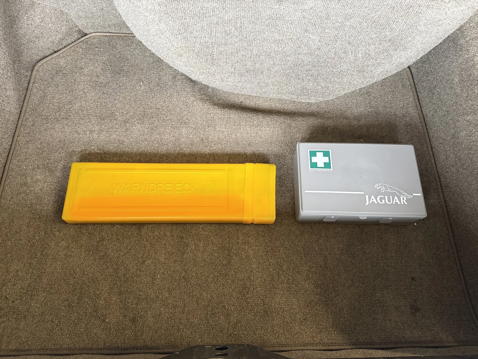 Innenraumfoto von 1991 Jaguar XJ40 Sovereign (99)