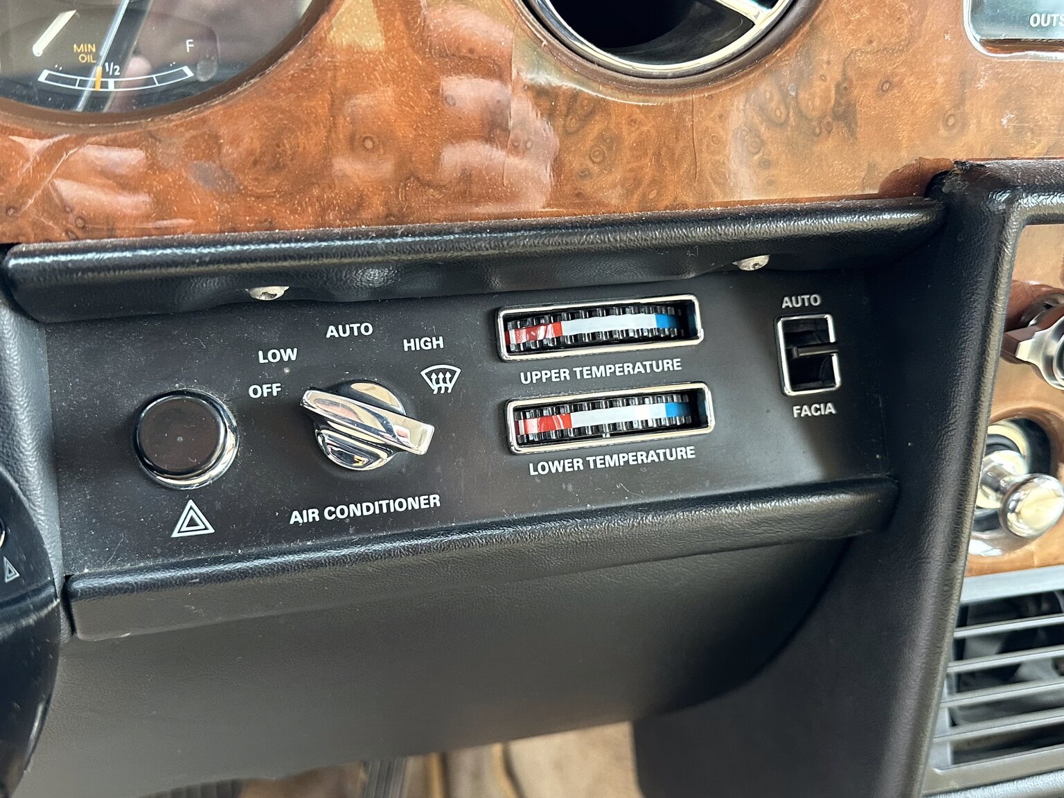 Interior image of 1982  Rolls Royce Silver Spirit