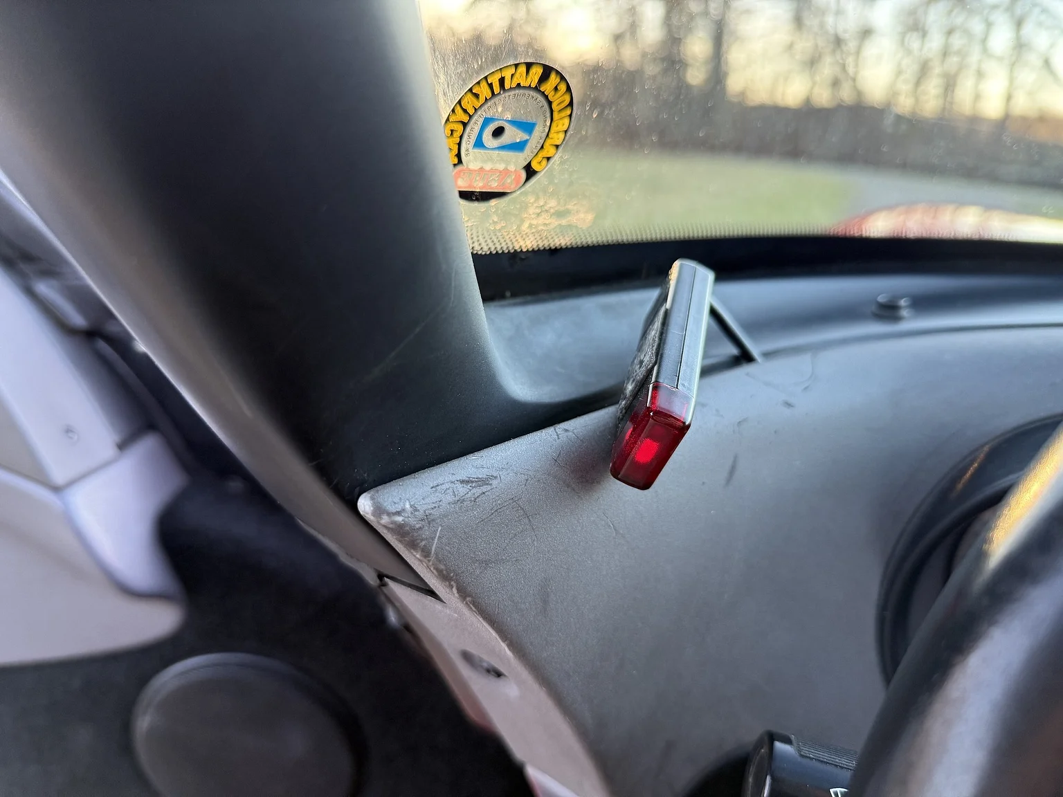 Interior image of 1994 Chrysler Viper (9)