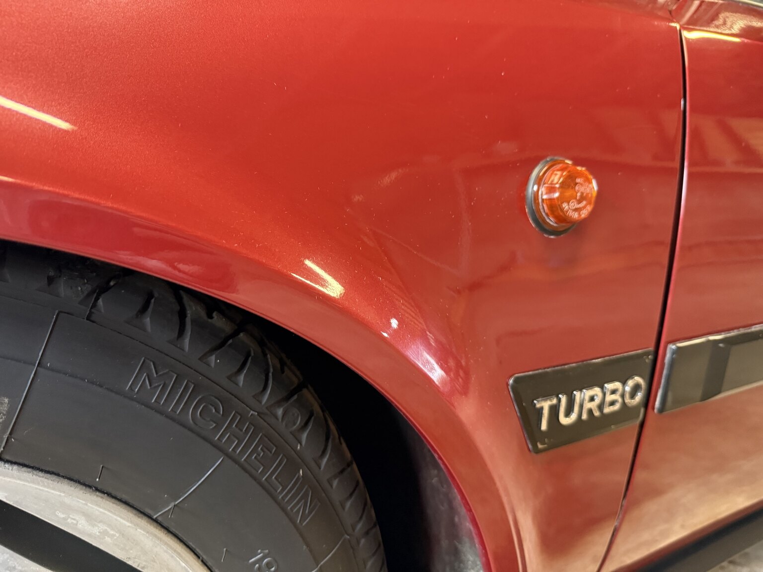 Exterior image of 1988 Citroën CX 25 2.5 GTi Turbo II
