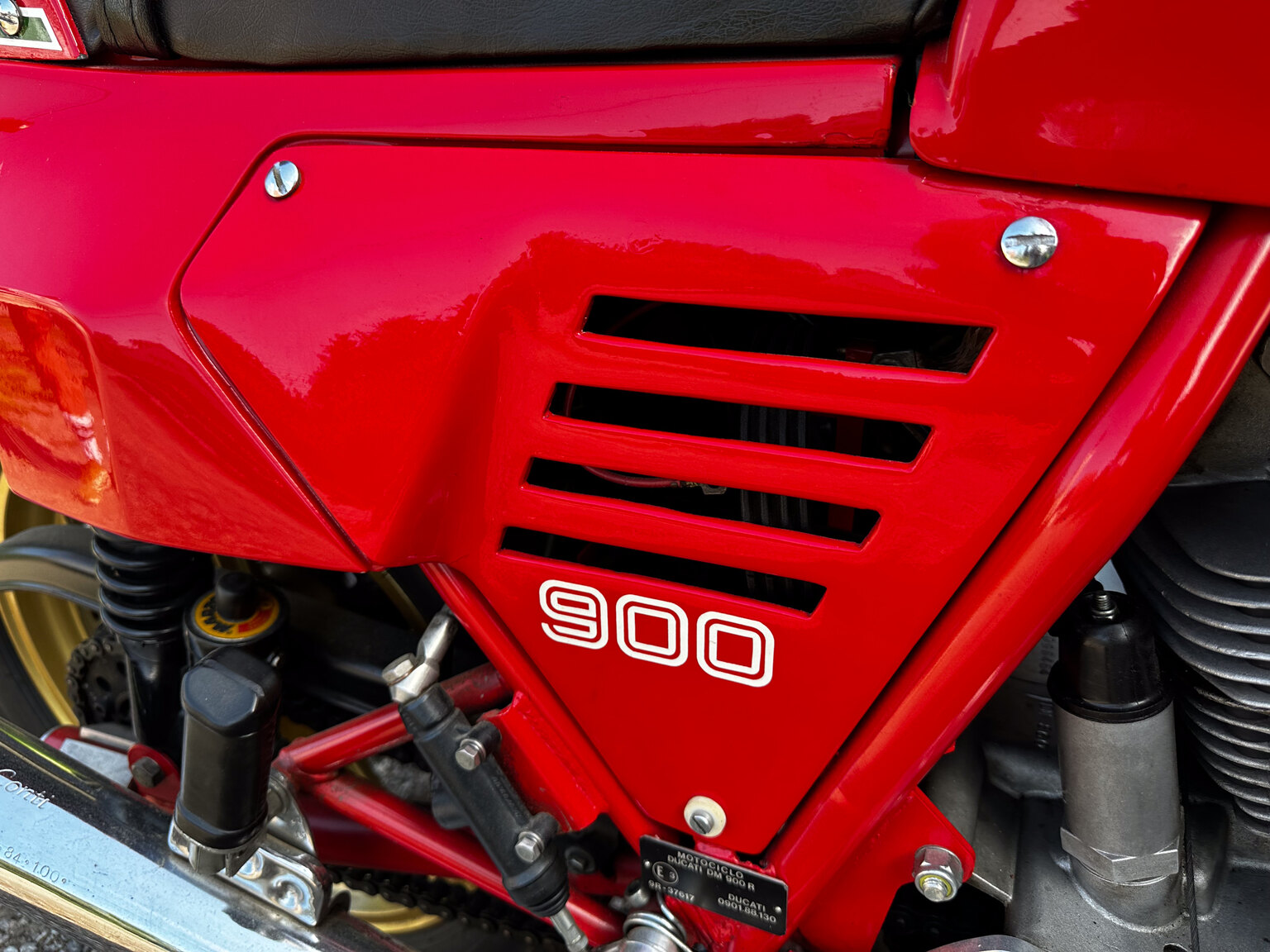 Exterior image of 1983 Ducati 900 Mike Hailwood Replica