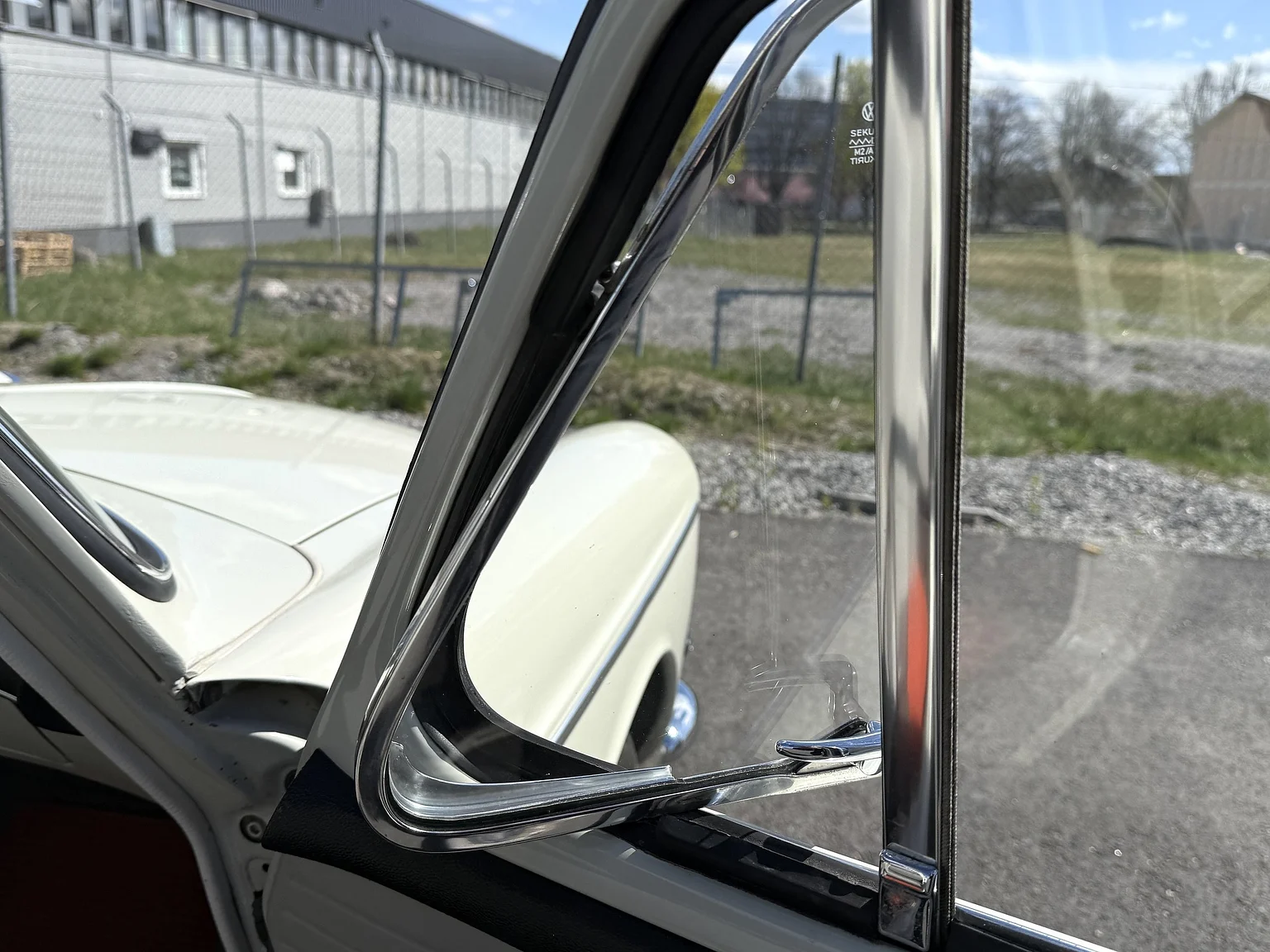 Innenraumfoto von 1965 Volkswagen 1500 Limousine 311 Notchback (80)