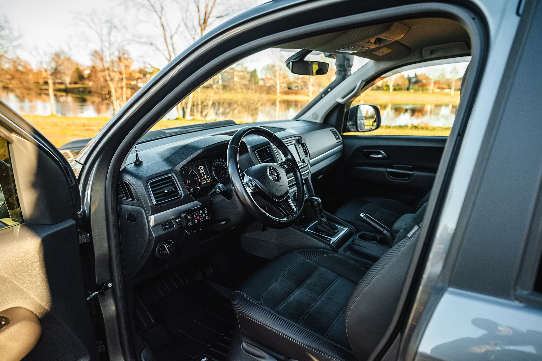Interiörbild 2020 Northea Camper Expedition Volkswagen Amarok (5)