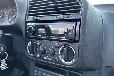 Interior image of 1993 BMW 325 I CABRIO 