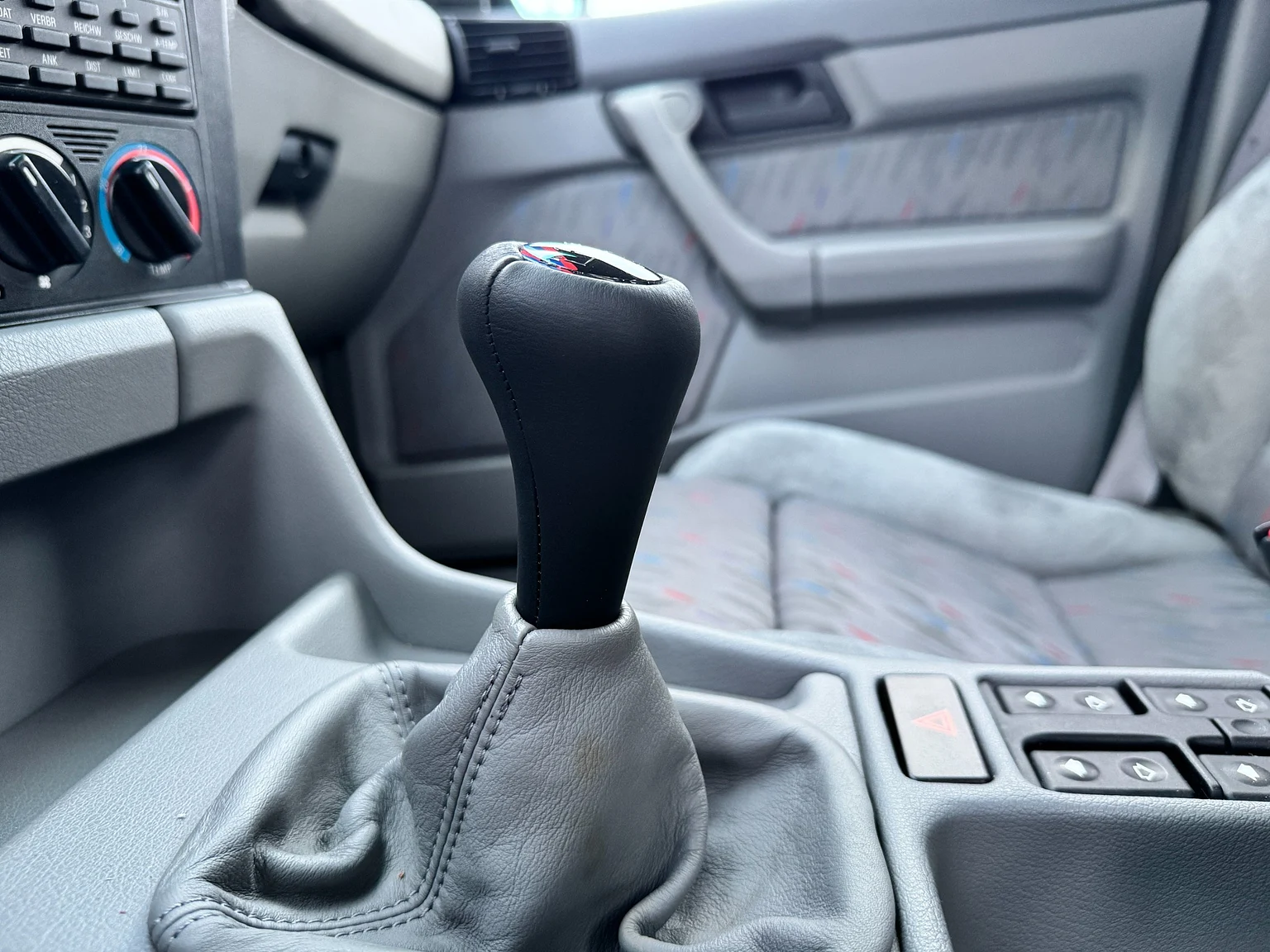 Innenraumfoto von 1993 BMW E34 M5 Touring  (15)