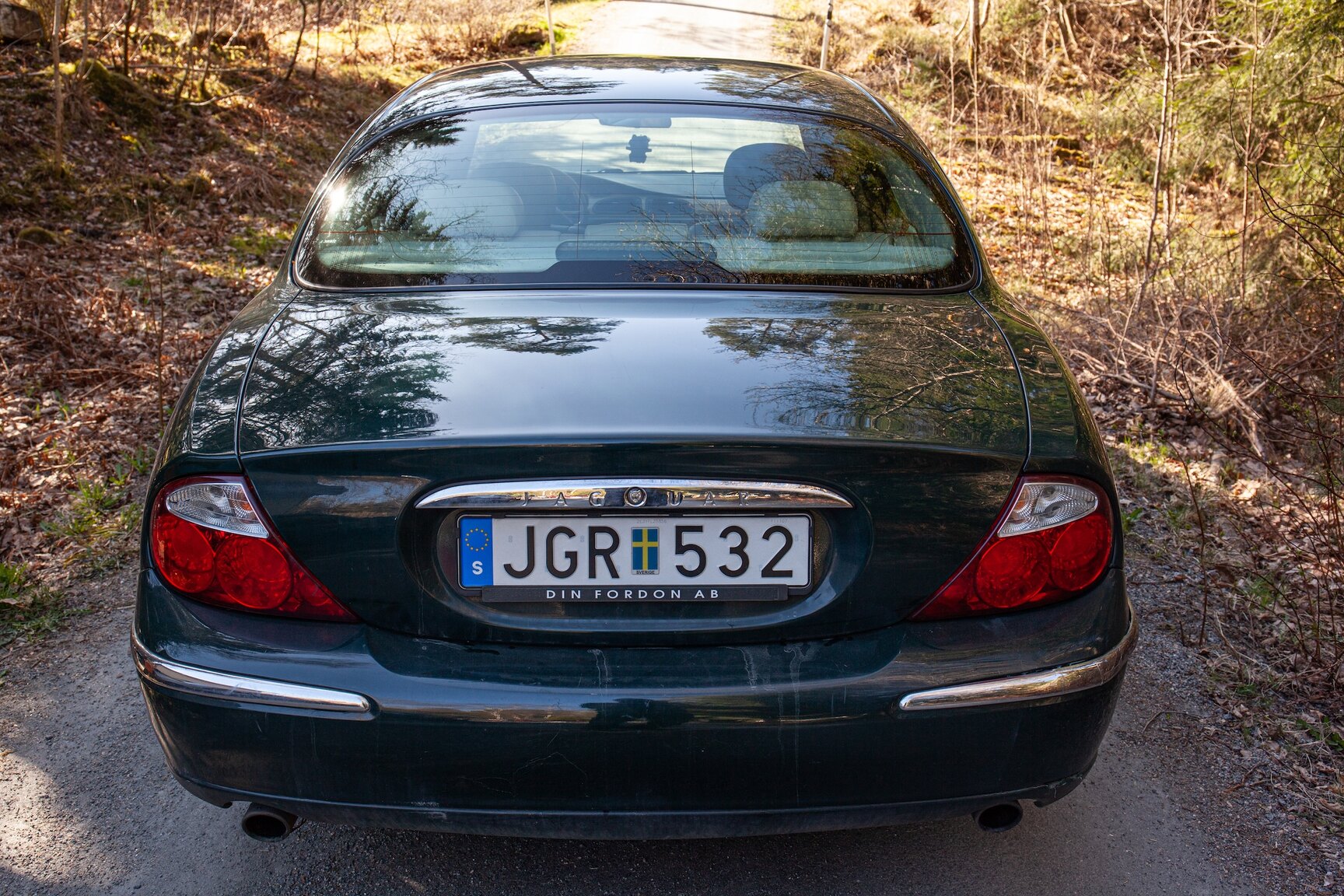Exterior image of 1999 Jaguar S-Type V6