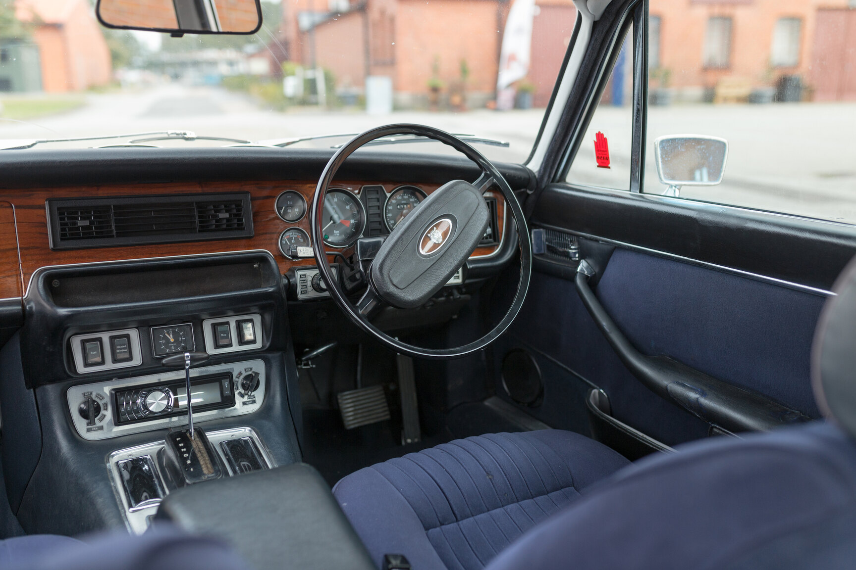 Innenraumfoto von 1975 JAGUAR XJ6  (1)