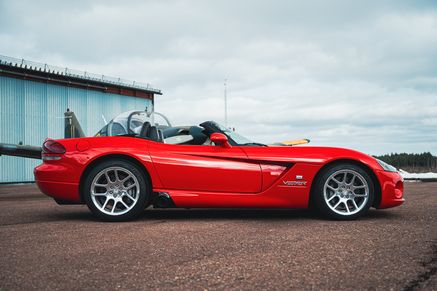 Exteriörbild på 2003 Dodge Viper SRT-10