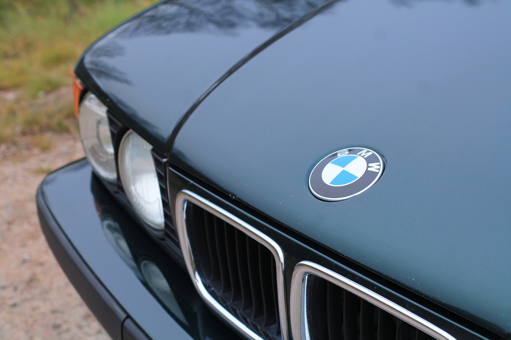 Exterior image of 1996 BMW 520i Touring
