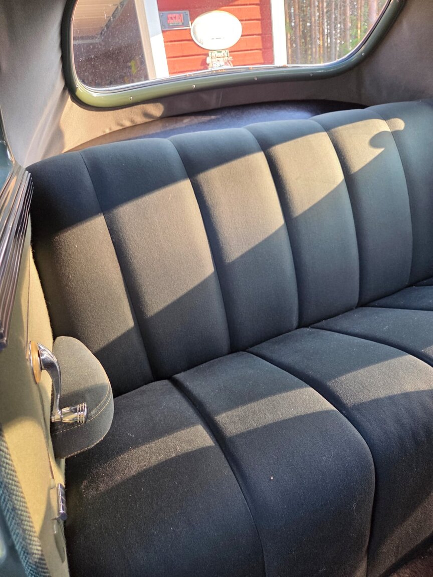 Interior image of 1948 Chrysler Windsor Club Coupé