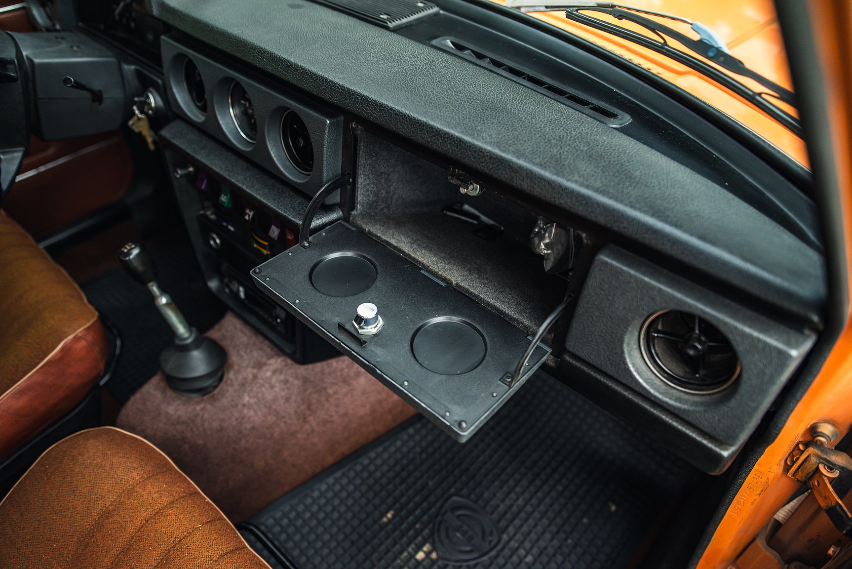 Interiörbild 1974 Volvo 142 2.0