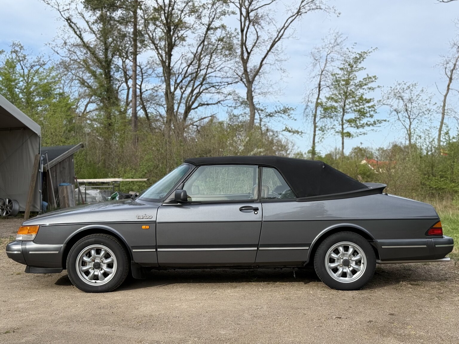 Exterior image of 1987 SAAB 900 Cabriolet 2.0 Turbo T16