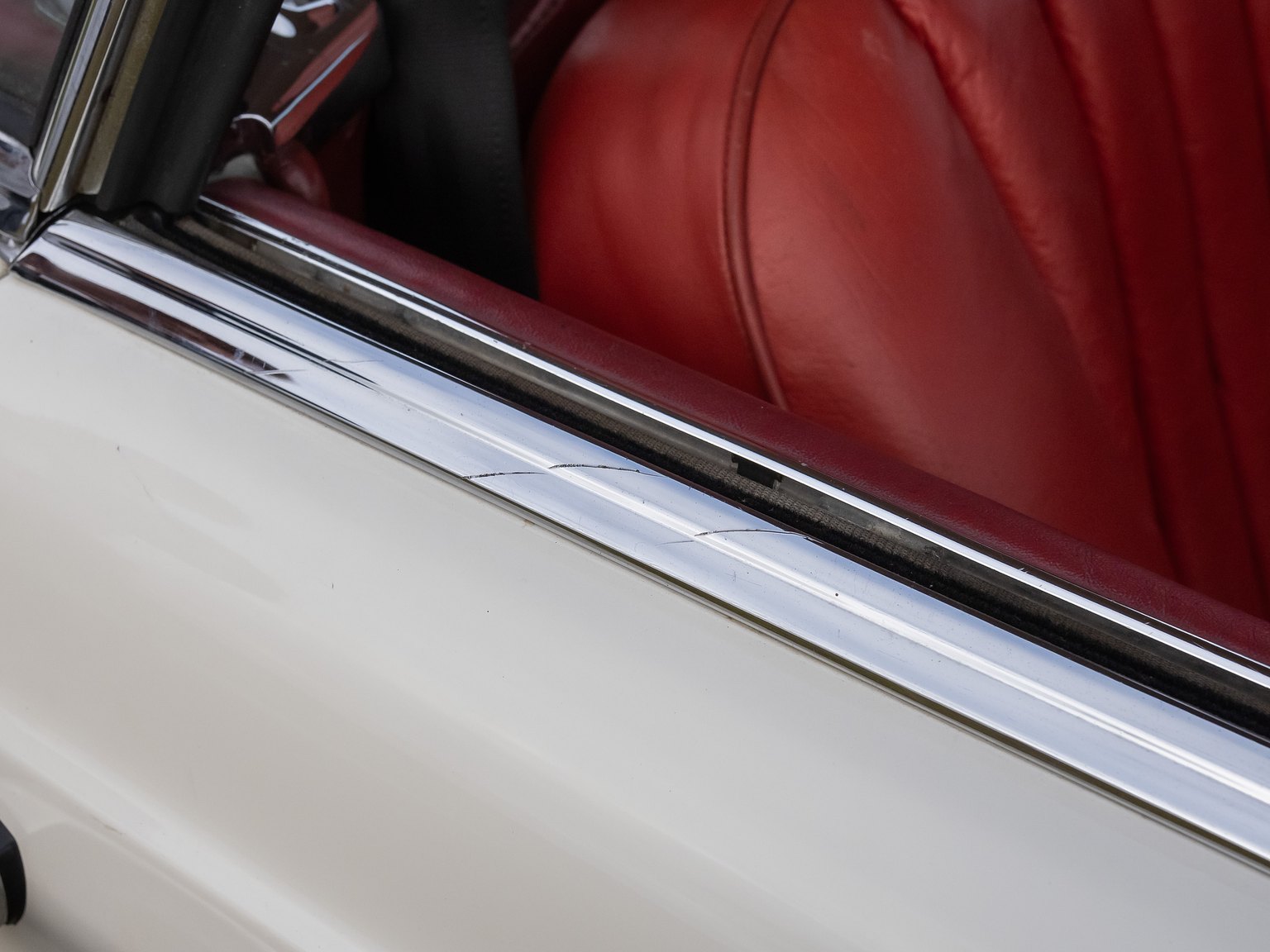 Exterior image of 1966 Mercedes-Benz 230 SL "Pagoda"