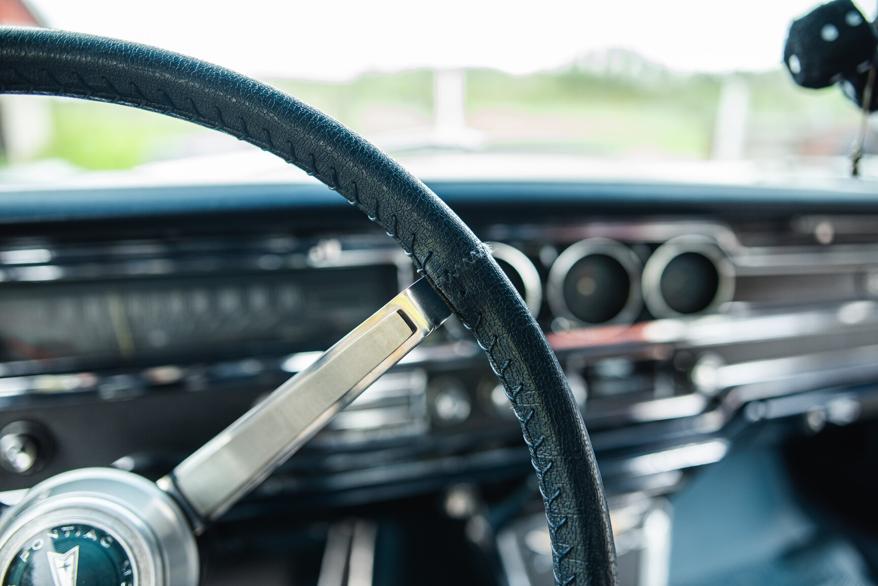 Interior image of 1965 Pontiac Catalina 421 Tripower-Pack 2+2