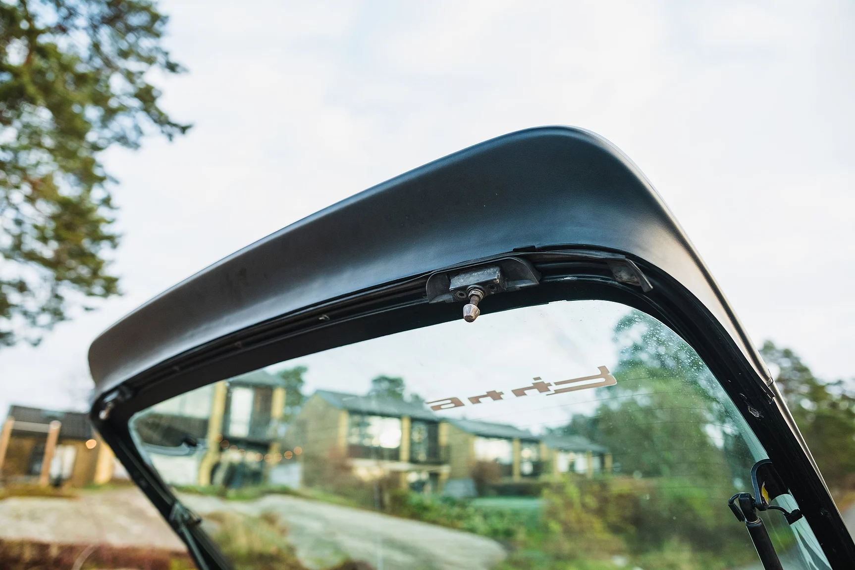 Interior image of 1986 Porsche 944R (66)