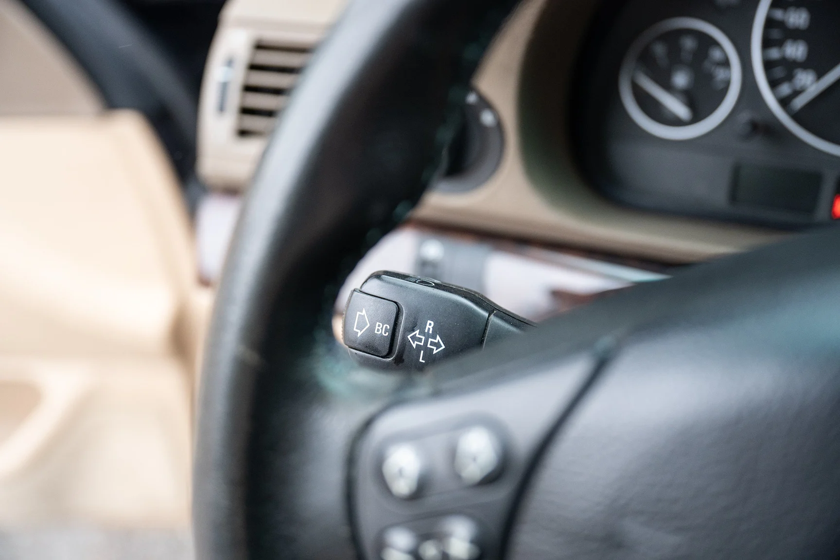 Interior image of 1996 BMW 740 iA - NO RESERVE (90)