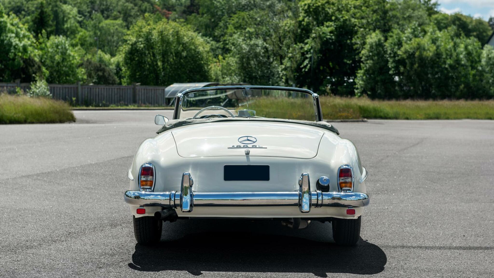 Aussenfoto 1956 Mercedes Benz 190 SL Roadster (10)