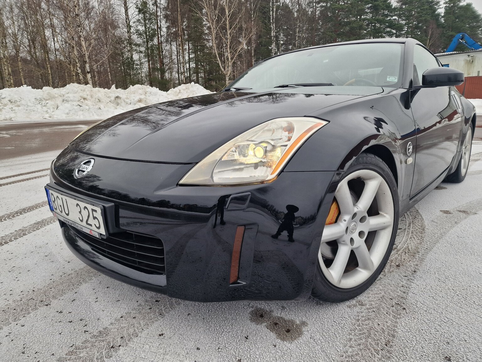 Exteriörbild på 2004 Nissan 350Z