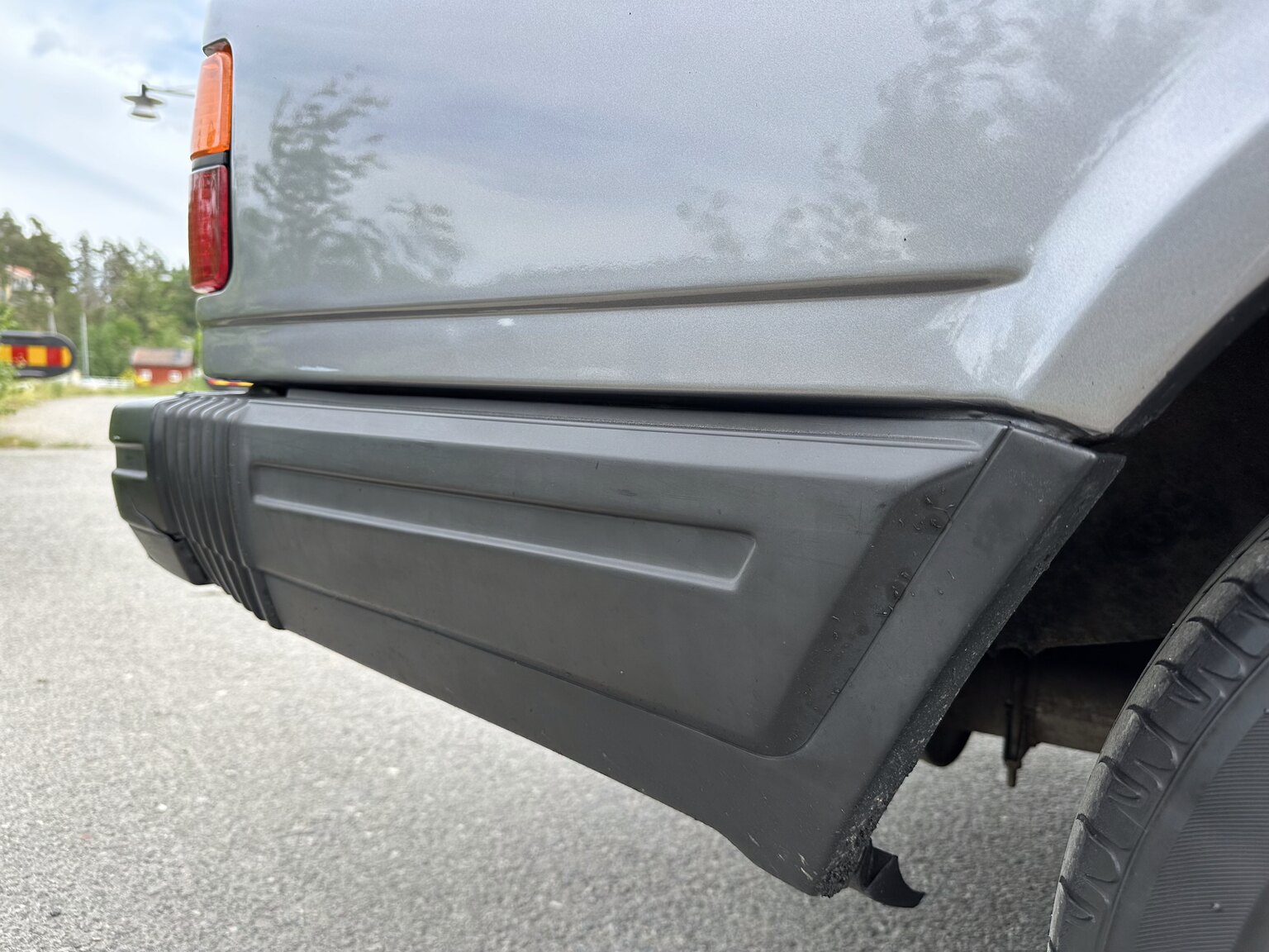 Exterior image of 1988 Volvo 740 Turbo