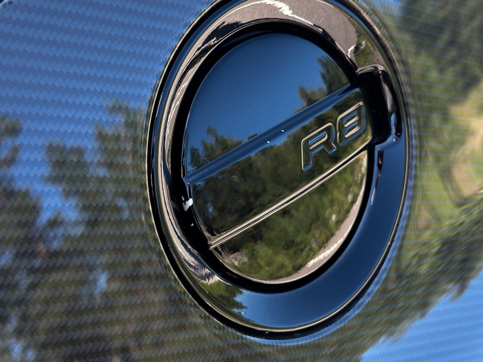 Exterior image of 2008 Audi R8 4.2 V8 Turbo Manuell