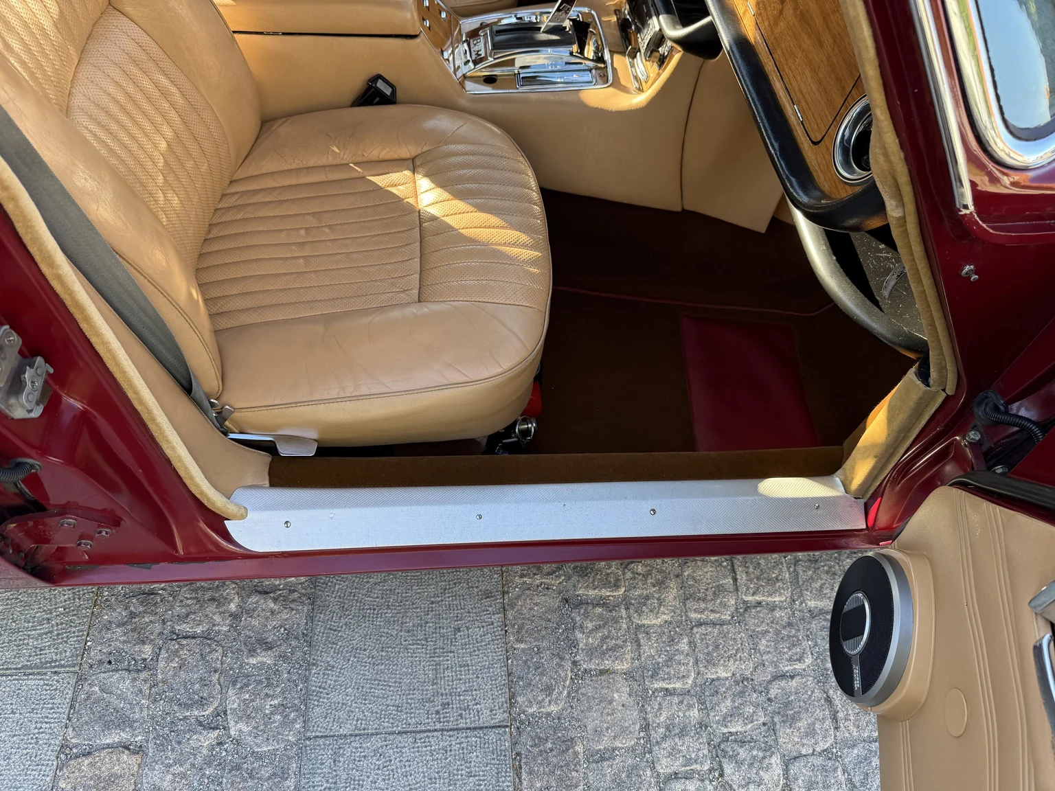 Interior image of 1970 Jaguar XJ12 Performance (58)