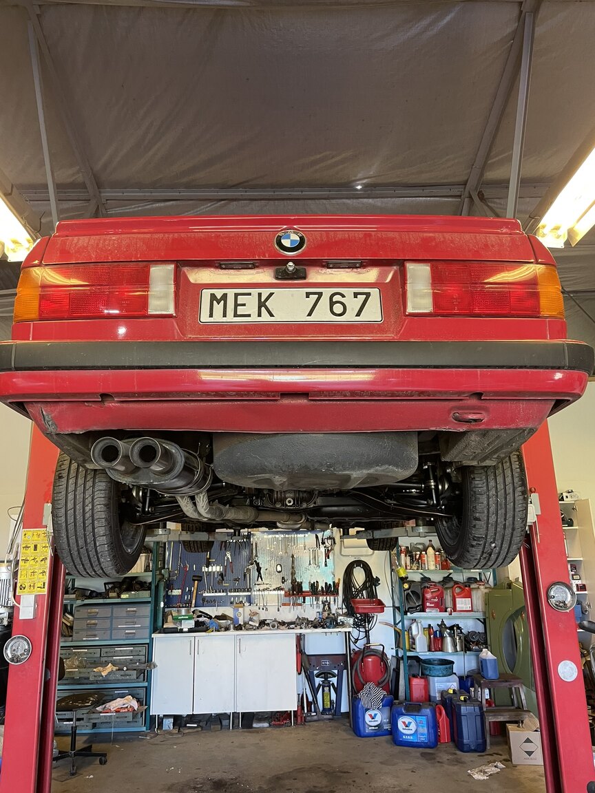 1987 BMW 320i, Mekanik