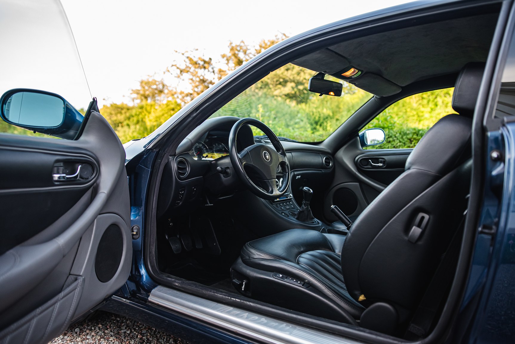 Interior image of 2000 Maserati 3200 GT